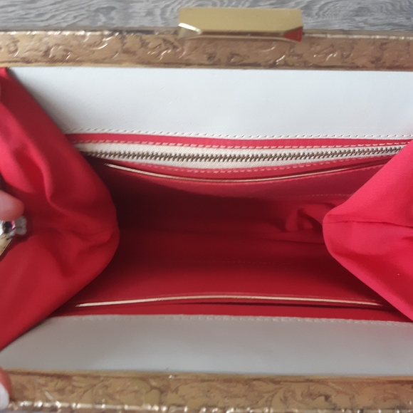 Vintage floral needle point tapestry bag.  Cream with a bright floral design. - Picture 5 of 6